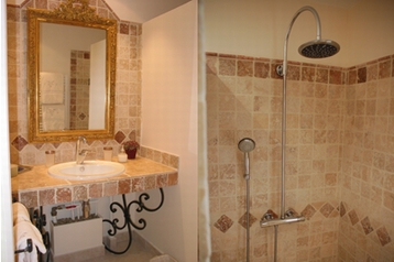 France Privát Le Pradet, Exterior